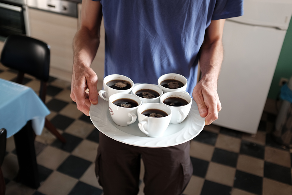 Ovviamente avevamo dimenticato la moca e improvvisiamo un caffè alla turca.