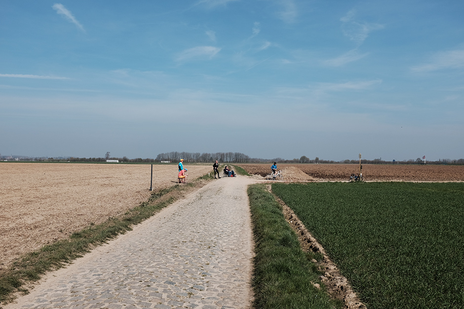 La curva a 90° del Carrefour de l'Arbre, 